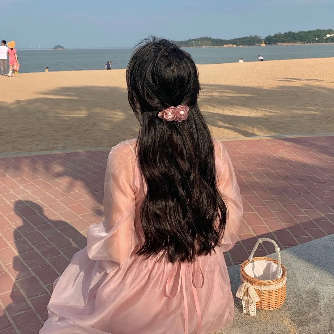 海坐下来时没有风